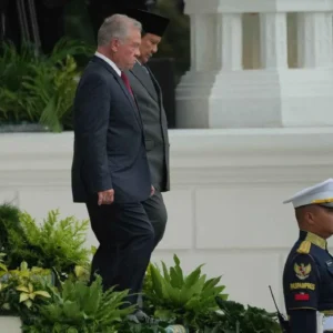 Prabowo Sambut Upacara Kenegaraan di Les Invalides, Simbol Kebanggaan Bilateral