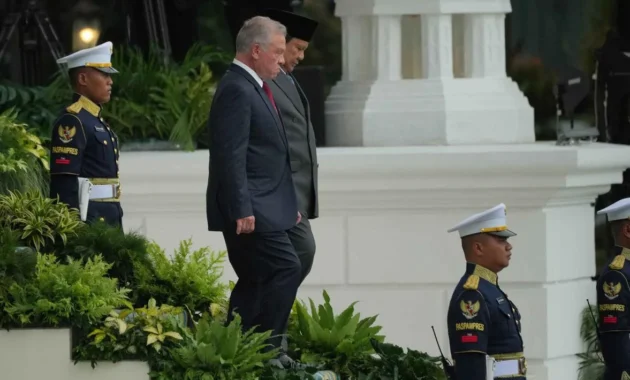 Prabowo Sambut Upacara Kenegaraan di Les Invalides, Simbol Kebanggaan Bilateral Prabowo Sambut Upacara Kenegaraan di Les Invalides, Simbol Kebanggaan Bilateral