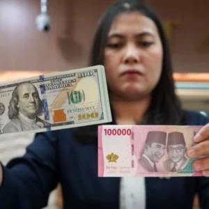 Prabowo Santai Tanggapi Pelemahan Nilai Tukar Rupiah: Rakyat di Desa Enggak Pakai Dolar Kok!