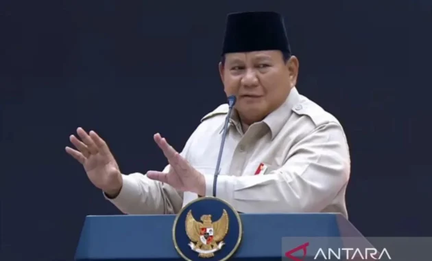 Prabowo Tegaskan RI Paling Aman, Kritik Pihak yang Ingin Kabur ke Luar Negeri Prabowo Tegaskan RI Paling Aman, Kritik Pihak yang Ingin Kabur ke Luar Negeri