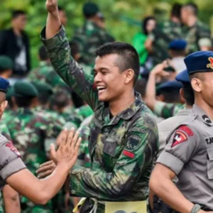 Prajurit TNI Bantu Polri Buru Begal di Jakarta, Kemhan Tekankan Profesionalisme dan Koordinasi