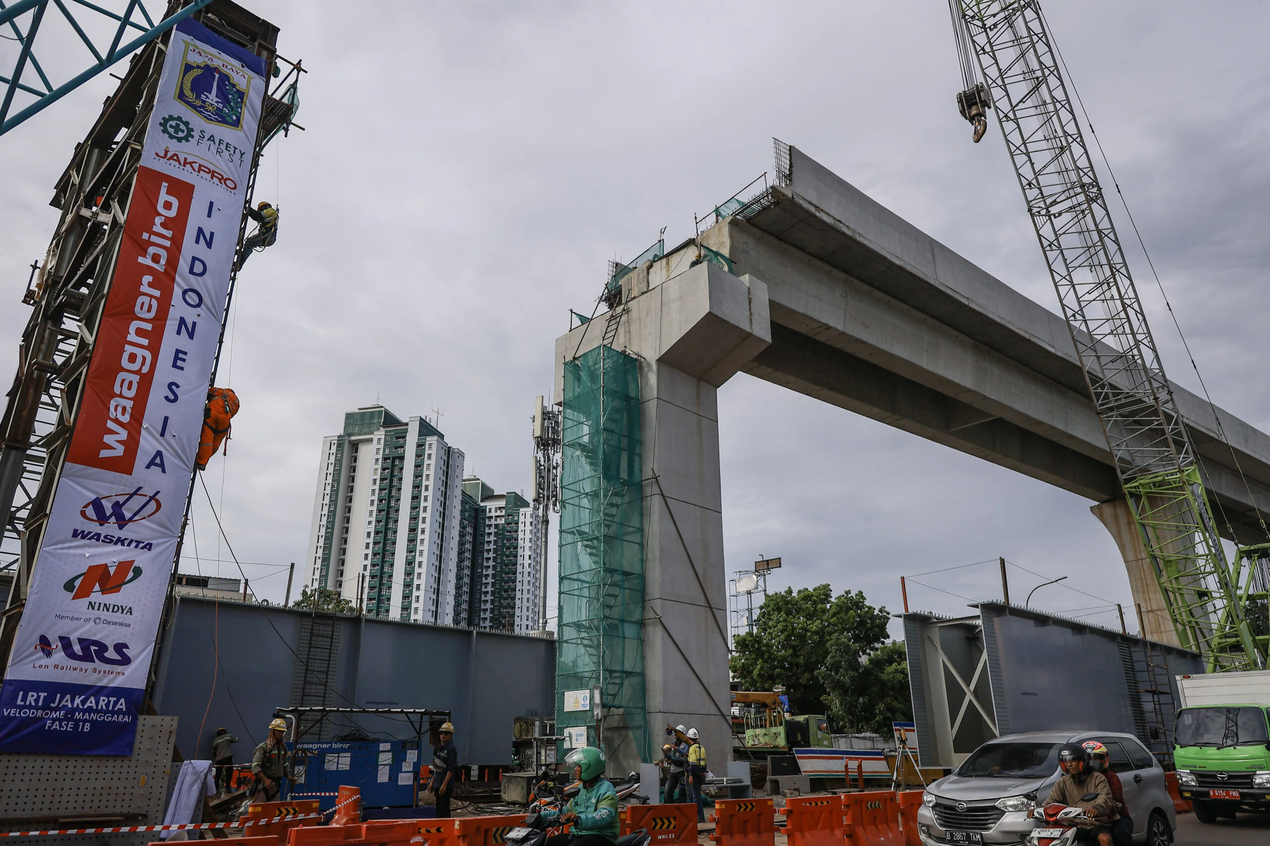 Pramono Putuskan Lanjutkan Pembangunan LRT Jakarta hingga Dukuh Atas