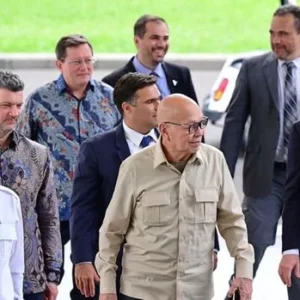 Presiden Prabowo Panggil Dirut Garuda Indonesia Glenny Kairupan dan Mendik Saintek Brian Yuliarto ke Istana, Apa Penyebabnya?
