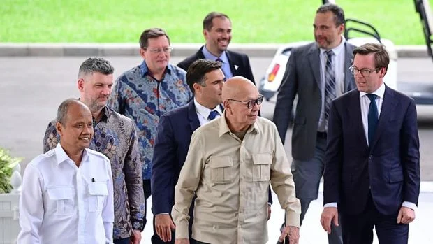 Presiden Prabowo Panggil Dirut Garuda Indonesia Glenny Kairupan dan Mendik Saintek Brian Yuliarto ke Istana, Apa Penyebabnya?