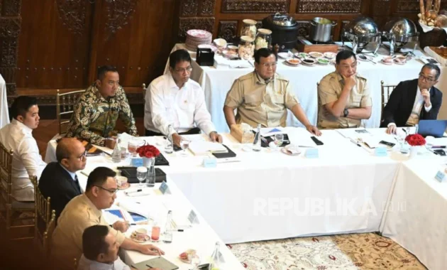 Presiden Prabowo Pimpin Ratas Prabowo Hambalang, Bahas Pendidikan hingga Pertahanan Negara