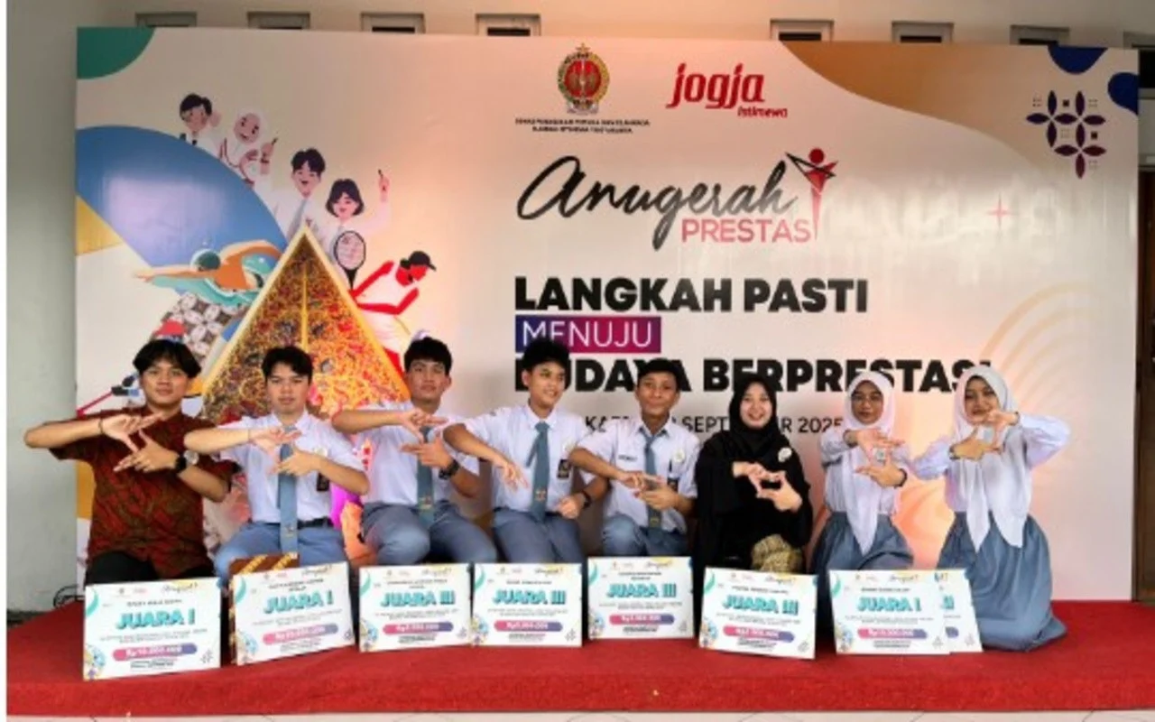 Prestasi Gemilang, Krisis Gizi, dan Tragedi Viral: Apa yang Sebenarnya Dialami Siswa Indonesia Saat Ini?
