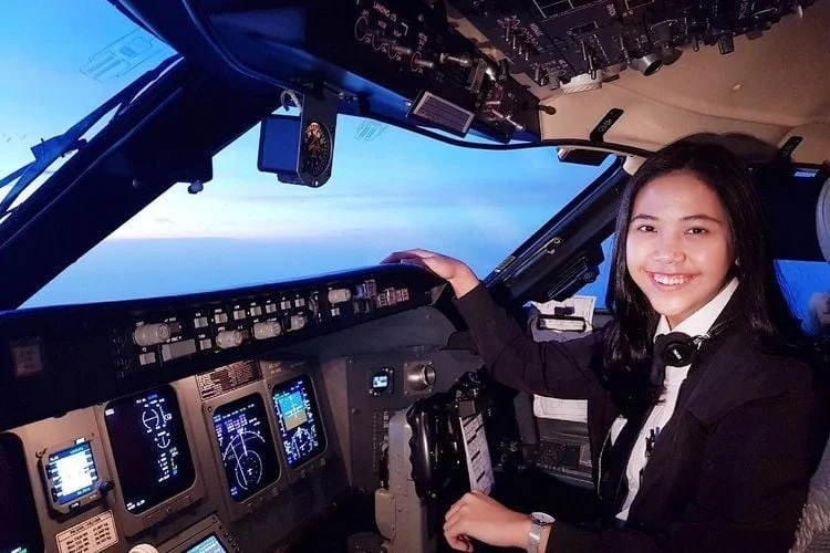 Profil Tania Widjaya, Pilot Perempuan yang Mengantarkan Presiden Prabowo ke Prancis