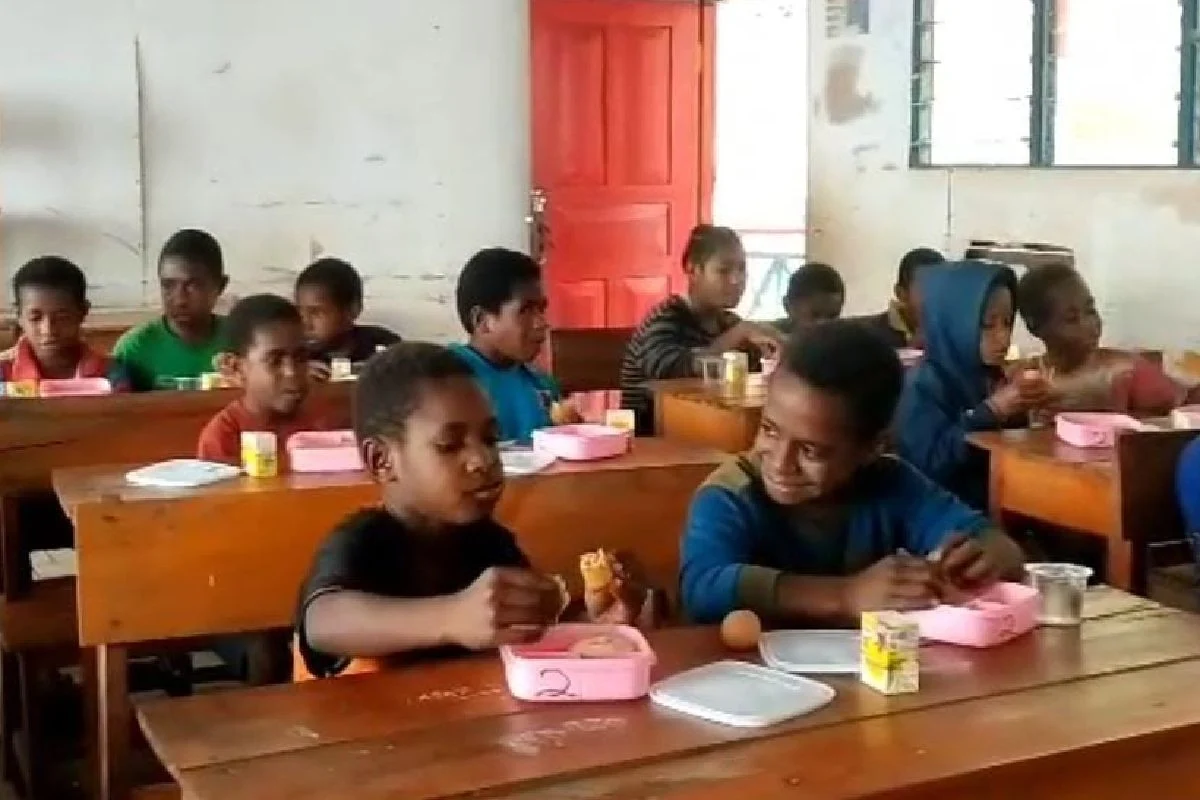 Program Sarapan Sehat Anak Sekolah di Tolikara Rayakan 13 Tahun Berlangsung