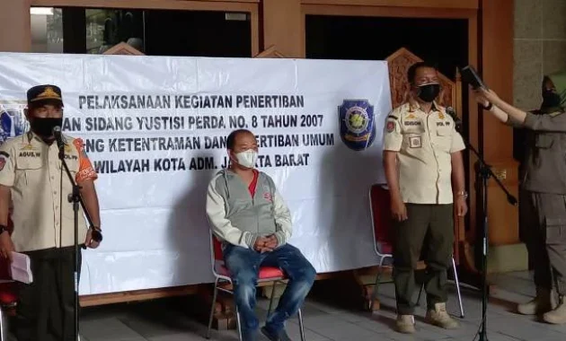 Puluhan Pelanggar Perda Jalani Sidang Yustisi di Jakarta Barat