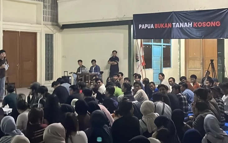 Ratusan Peserta Padati Nobar Pesta Babi di Sekretariat PMKRI Jakarta Pusat