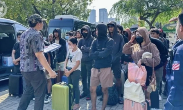 Ratusan WNI Terjebak Penipuan Daring; KBRI dan Polisi Ungkap Upaya Pemulangan dan Penindakan Ratusan WNI Terjebak Penipuan Daring; KBRI dan Polisi Ungkap Upaya Pemulangan dan Penindakan