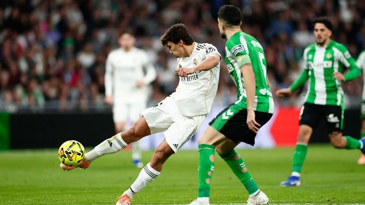 Real Madrid vs Real Betis: Duel Strategis di Akhir Musim La Liga 2025/26