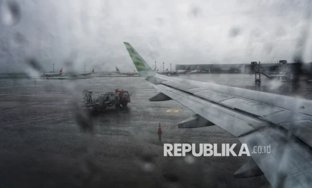 Refund Tiket Umrah Naik: Hak Jamaah Pindah ke Maskapai Terjangkau