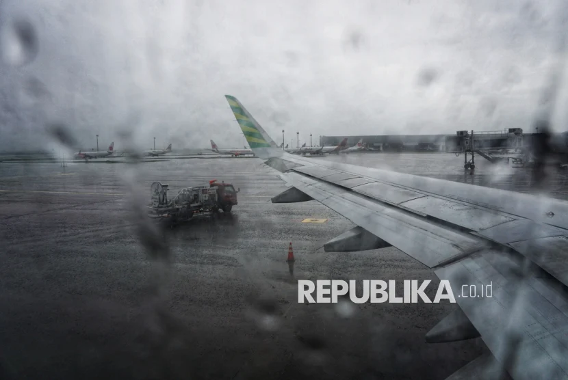 Refund Tiket Umrah Naik: Hak Jamaah Pindah ke Maskapai Terjangkau