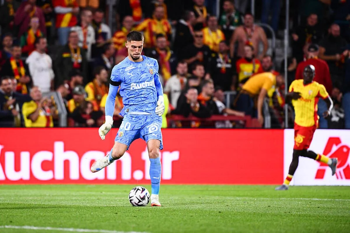 Robin Risser dan RC Lens Menjadi Sorotan Utama: Dari Gelar Ligue 1 hingga Pilihan Tiga Timnas Prancis di Piala Dunia 2026