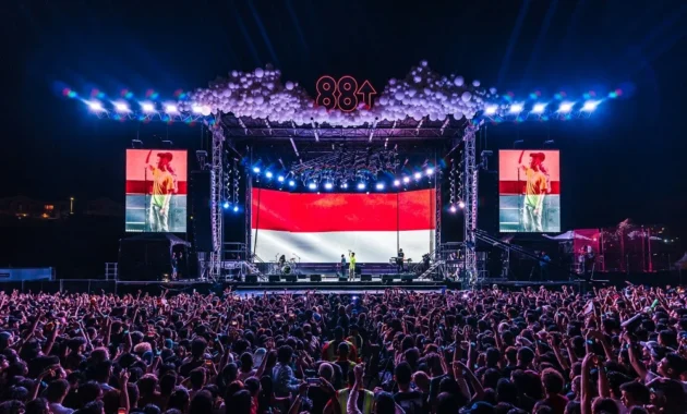 Royal Antwerp Siapkan Langkah Akbar di Akhir Musim, Sambil Kota Bergema dengan Konser Internasional Royal Antwerp Siapkan Langkah Akbar di Akhir Musim, Sambil Kota Bergema dengan Konser Internasional