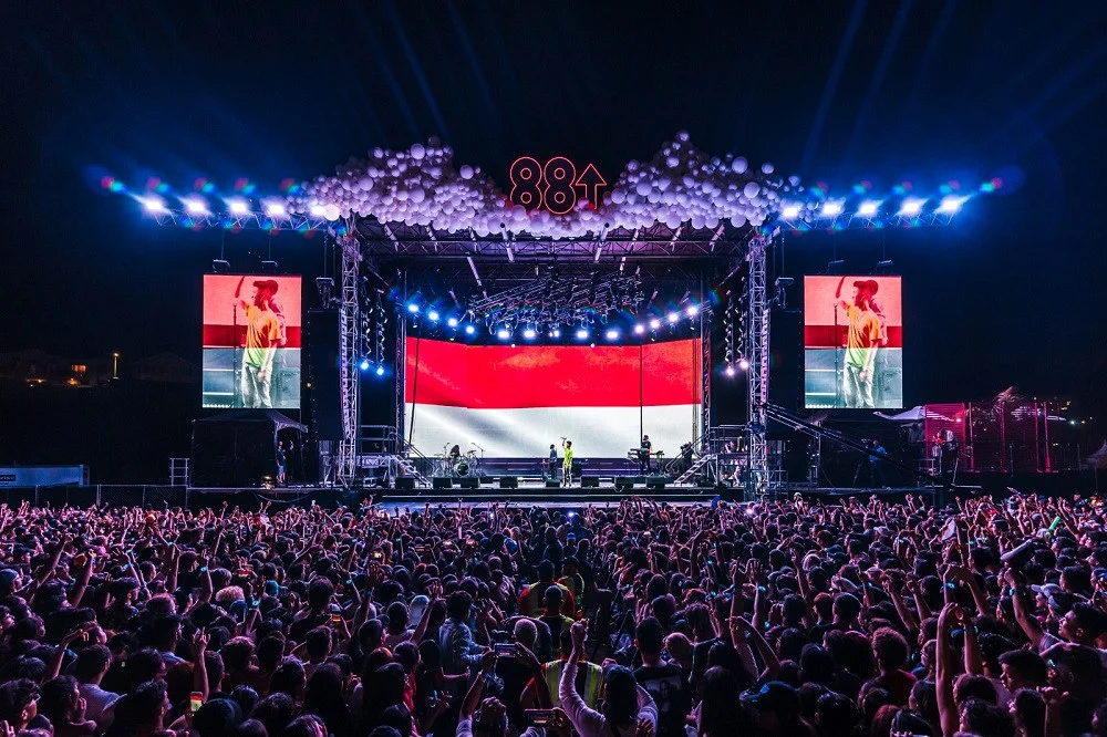 Royal Antwerp Siapkan Langkah Akbar di Akhir Musim, Sambil Kota Bergema dengan Konser Internasional