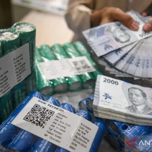 Rupiah Melemah Seiring Prediksi Suku Bunga Tinggi AS Bertahan Lebih Lama