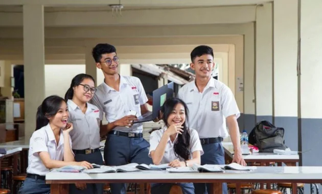 Sambut Hardiknas, Beasiswa Tingkat SMA hingga Mahasiswa Dibuka untuk 335 Orang