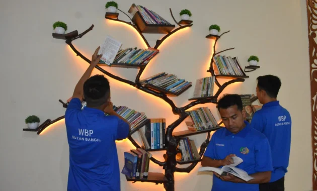 Sanksi Unik di Rutan Surabaya: Warga Binaan Wajib Membaca Buku Sanksi Unik di Rutan Surabaya: Warga Binaan Wajib Membaca Buku