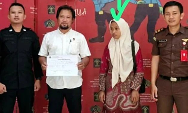 Sekuriti Diduga Lecehkan ART Bupati Konawe Selatan Ditangkap Polisi Sekuriti Diduga Lecehkan ART Bupati Konawe Selatan Ditangkap Polisi