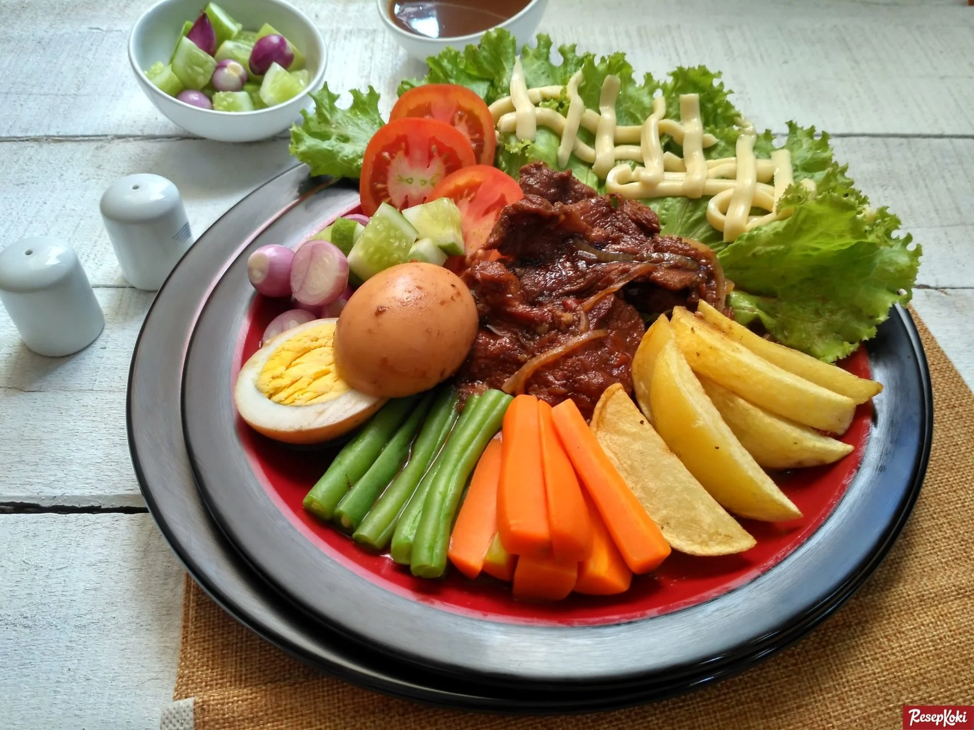 Selat Solo Sajikan Ragam Kuliner Idul Adha Selain Gulai