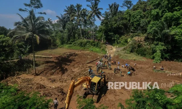 Sembilan Penambang Ilegal Tewas Tertimbun Longsor di Sumatra Barat