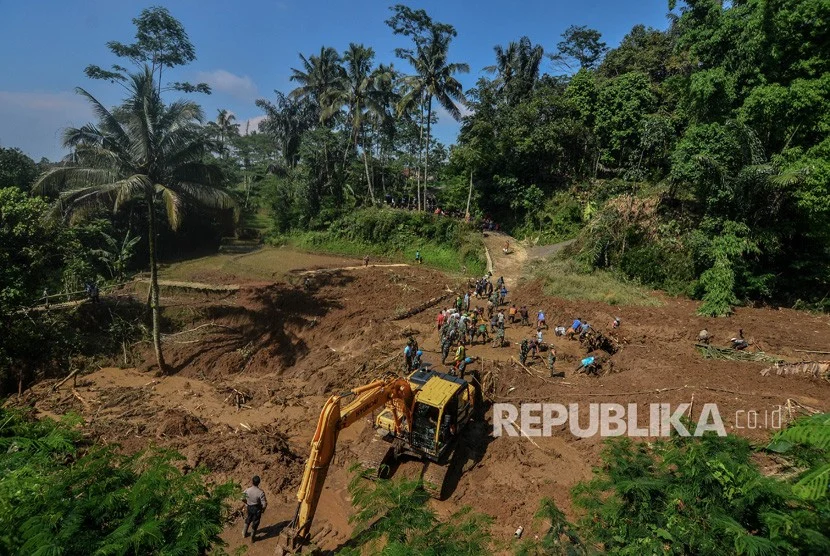 Sembilan Penambang Ilegal Tewas Tertimbun Longsor di Sumatra Barat