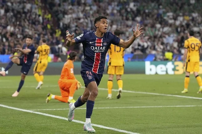 Senny Mayulu: Bintang Muda Indonesia yang Jadi Sorotan PSG di Tengah Geger Transfer