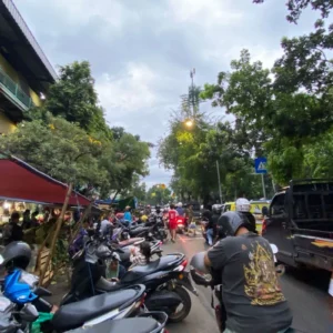 Sering bikin macet, PKL dan parkir liar di Danau Sunter ditertibkan