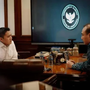 Seskab dan Bos Gojek Bahas Kebijakan Terbaik bagi Ojol dan Dunia Usaha