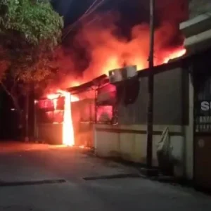 Si Jago Merah Mengamuk di Tegal Alur Kalideres, 4 Gudang Hangus Terbakar