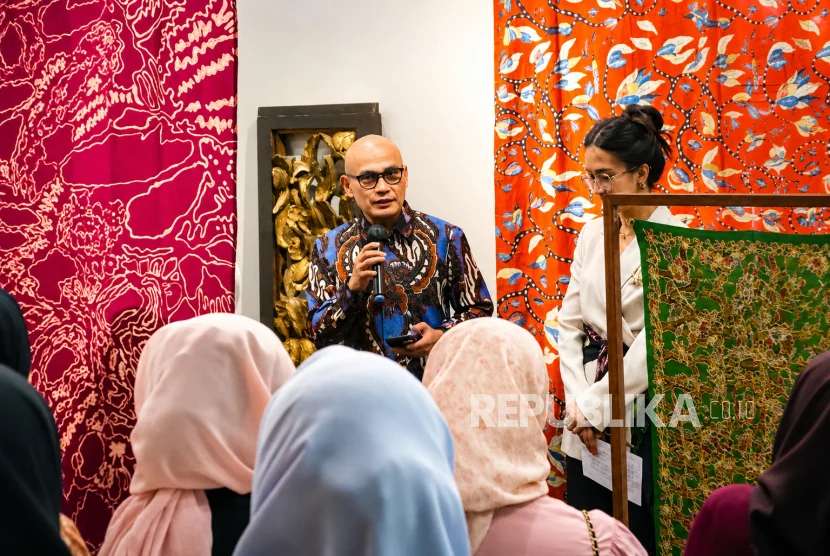 Sinergi KBRI-Desainer Blasteran, Batik Indonesia Guncang London
