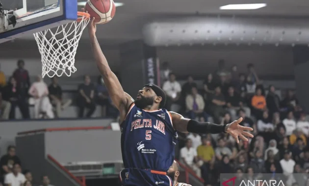 Singleton sebut Pelita Jaya perlu banyak berbenah meski tekuk Hawks