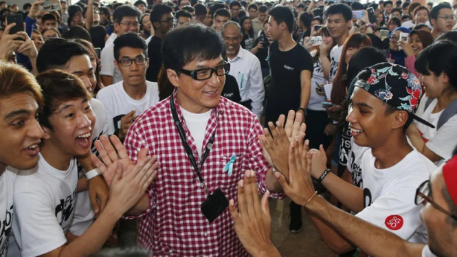 Skandal Keluarga Aktor Hong Kong, Inovasi Kesehatan Nasional, dan Gejolak Pasar – Semua Terjadi dalam Satu Hari di Hong Kong!