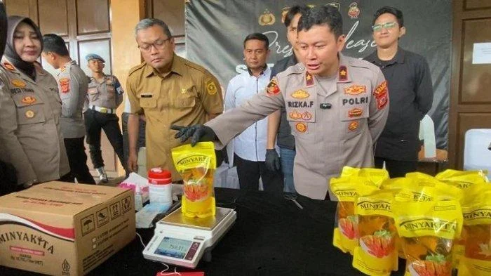 Skandal Pabrik MinyaKita: Isi 1 Liter Hanya 700 ml, Keuntungan Rp 234 Juta Per Produksi Terungkap