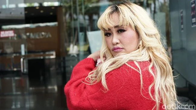 Skandal Uang Rp90 Ribu: Arya Khan Tertangkap Pakai Uang Pinkan Mambo, Putri Michelle Ashley Ungkap Kekecewaan Mendalam