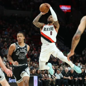 Spurs Tunjukkan Dominasi, Sementara Trail Blazers Gelisah Cari Pelatih Pengganti Lillard