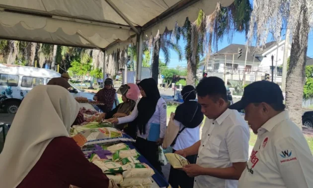 Sulbar Gelar Gerakan Pangan Murah Jelang Idul Adha Sulbar Gelar Gerakan Pangan Murah Jelang Idul Adha