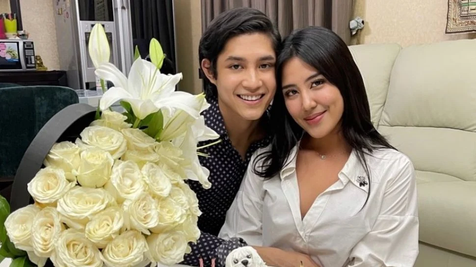 Tak Sempurna, Tapi Utuh: Kisah Pernikahan Teuku Rassya Mengajarkan Makna Kebahagiaan Sejati