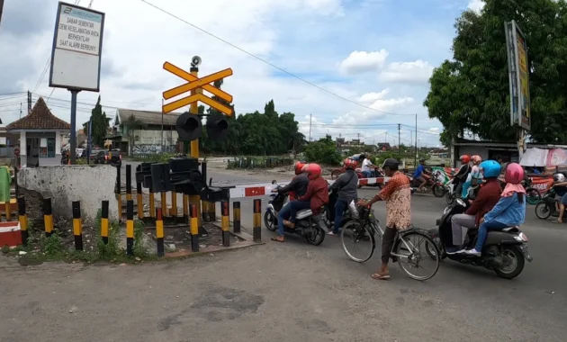 Tekan Risiko Kecelakaan, KAI Daop 1 Jakarta Tutup Sejumlah Pelintasan Sebidang Liar