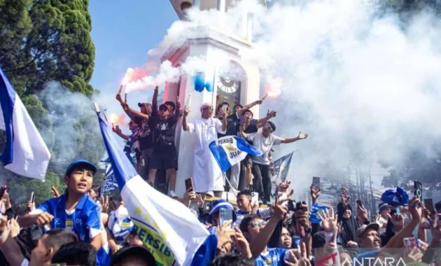 Terpopuler, Persib Juara hingga "blackout" Sumatera karena Cuaca Buruk Terpopuler, Persib Juara hingga "blackout" Sumatera karena Cuaca Buruk