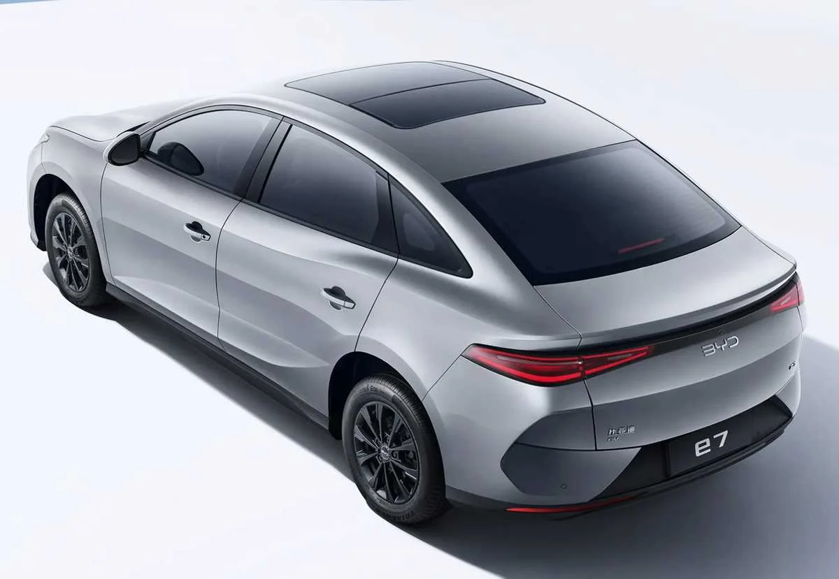 Terungkap! BYD e7 EV Resmi Hadir, Sedan Taxi dengan Blade Battery Generasi Baru Siap Menggebrak Pasar