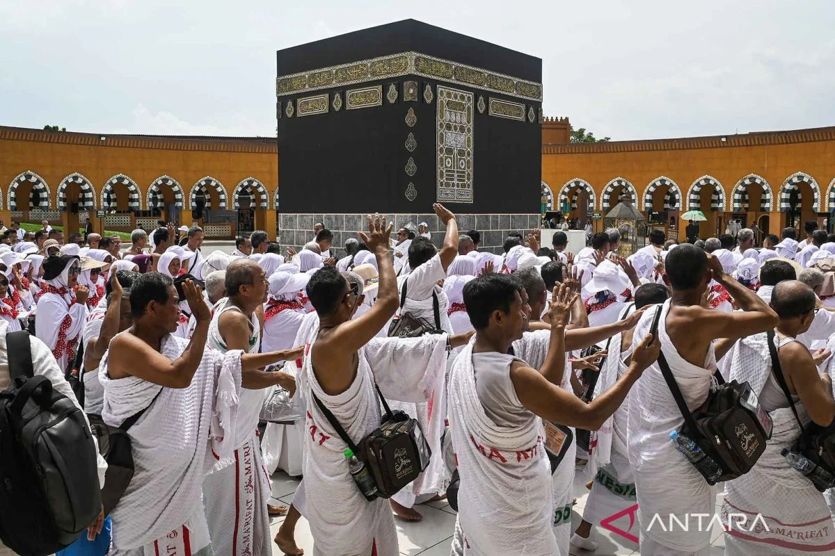 Terungkap! Jemaah Haji Tertua Indonesia, 105 Tahun, Akhirnya Bisa Menyentuh Ka'bah