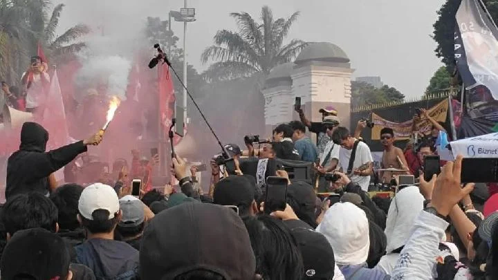 The Brandals Tutup May Day Gebrak di DPR dengan 10 Tuntutan