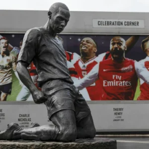 Thierry Henry: Peringatan Keras Arsenal, Pilihan Legenda, dan Tantangan Rekor Assist Bruno Fernandes
