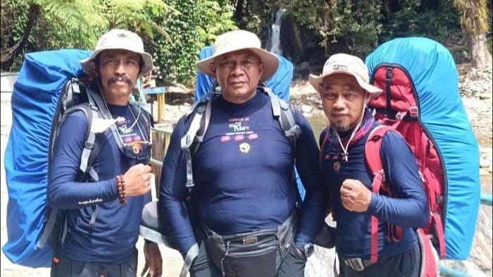 Tim SAR Masih Cari Tiga Pendaki yang Hilang di Gunung Dukono