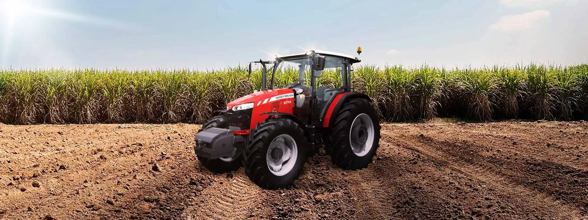 Traktor Modern Mengubah Wajah Pertanian Nigeria, Sementara Kecelakaan Traktor di India Tingkatkan Kekhawatiran Keamanan