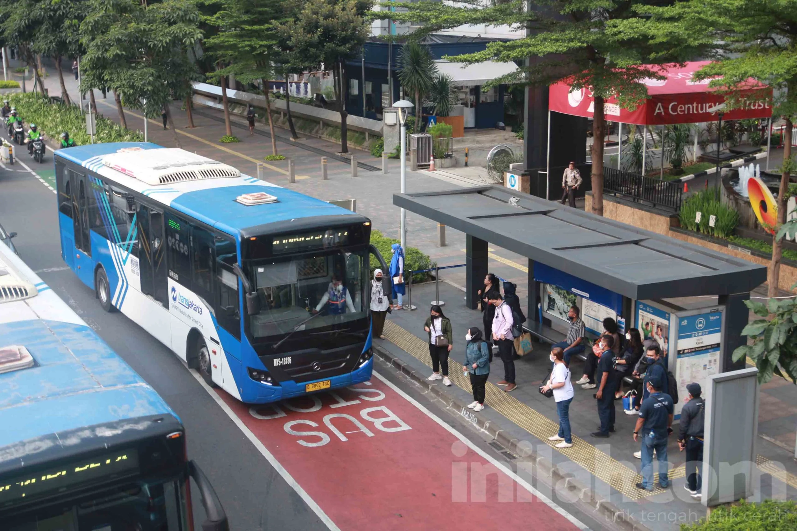 Transjakarta Guncang Jakarta: Layanan Ditutup Selama May Day, Halte Manggarai Sementara, dan Buka Lowongan Management Trainee 2026