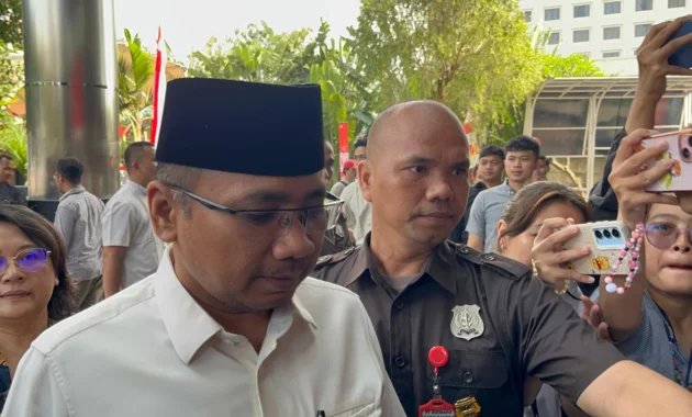 Usai Dicecar Penyidik soal Aliran 'Uang Panas' Importasi Barang, Pegawai Bea Cukai Ahmad Dedi Lari Terbirit-birit dari Gedung KPK